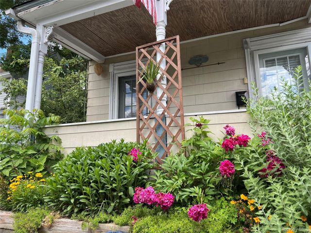 140 12th Avenue 2, Sea Cliff, NY 11579