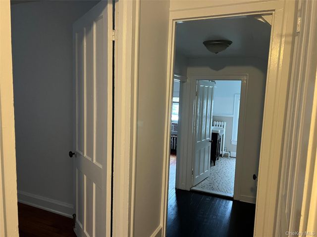 140 12th Avenue 2, Sea Cliff, NY 11579