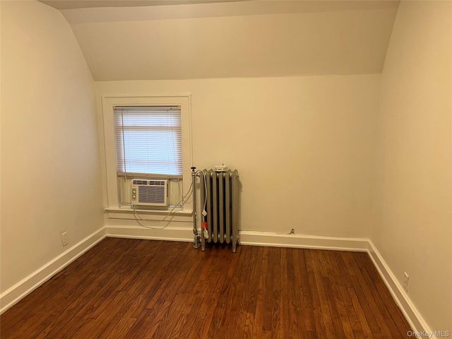 140 12th Avenue 2, Sea Cliff, NY 11579