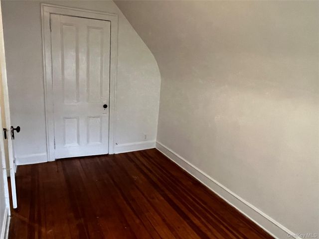 140 12th Avenue 2, Sea Cliff, NY 11579