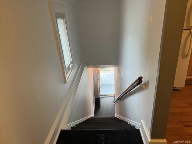 140 12th Avenue 2, Sea Cliff, NY 11579