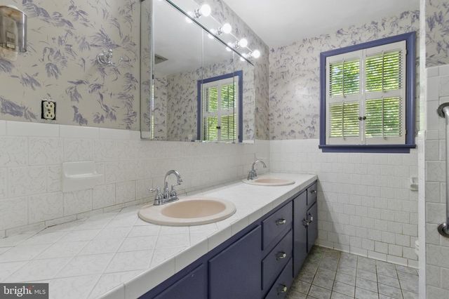 112 WESTWOOD CIR, Winchester, VA 22602