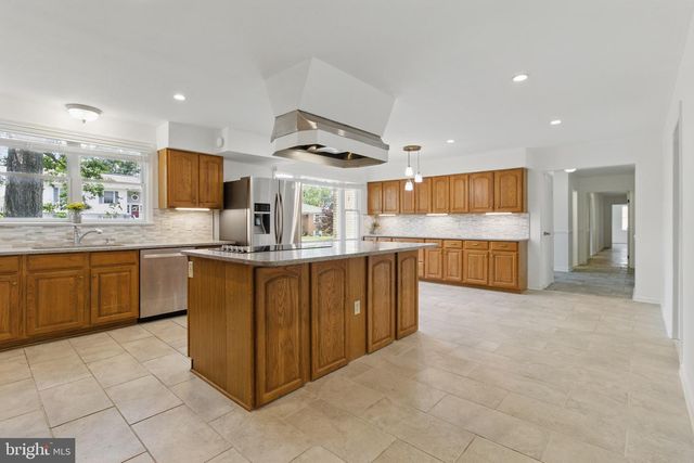 112 WESTWOOD CIR, Winchester, VA 22602