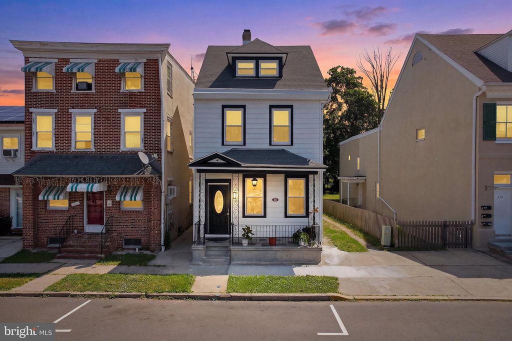 225 STACY, Burlington, NJ 08016
