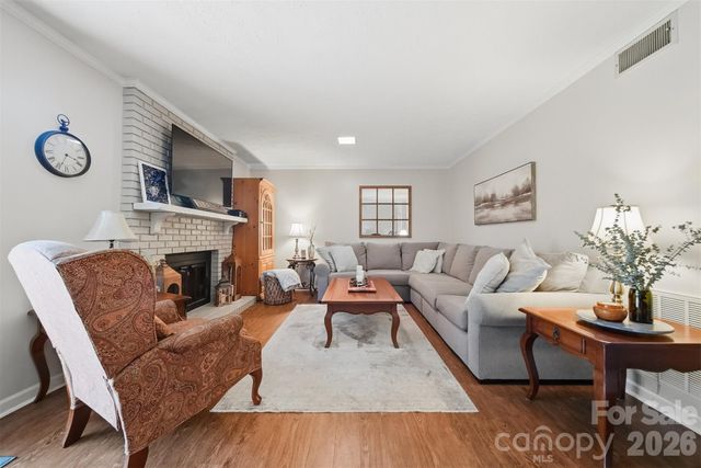 1330 5th Street NE 83, Hickory, NC 28601