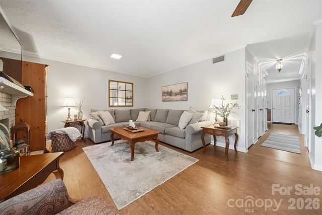 1330 5th Street NE 83, Hickory, NC 28601
