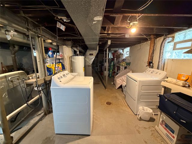 1047 W 7TH Street, Erie, PA 16502