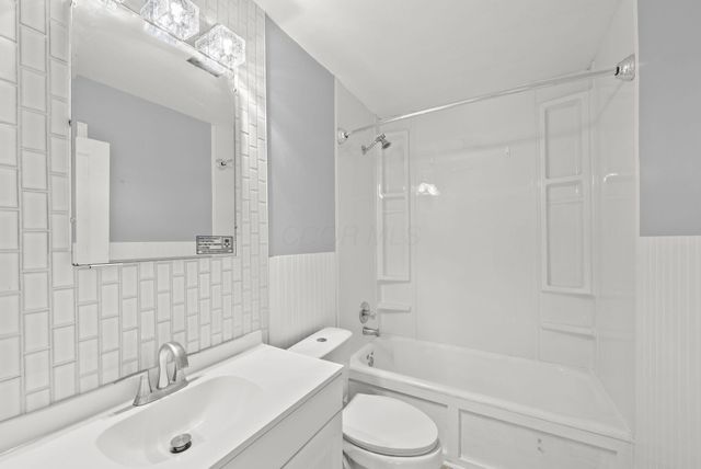 2541 Sullivant Avenue, Columbus, OH 43204