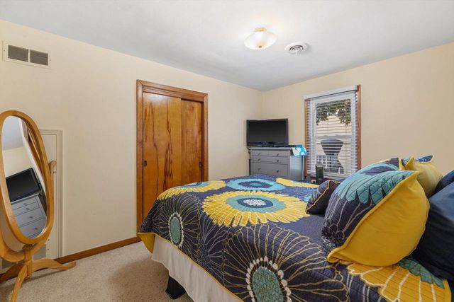 2109 Monroe AVENUE, Racine, WI 53405