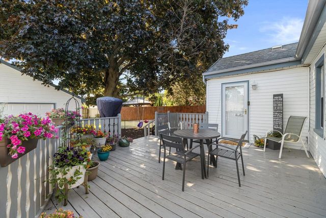 2109 Monroe AVENUE, Racine, WI 53405