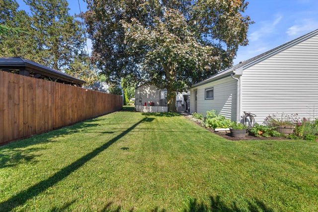 2109 Monroe AVENUE, Racine, WI 53405