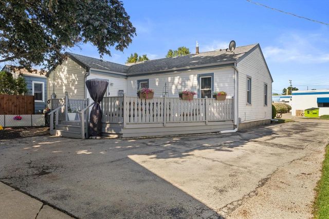 2109 Monroe AVENUE, Racine, WI 53405