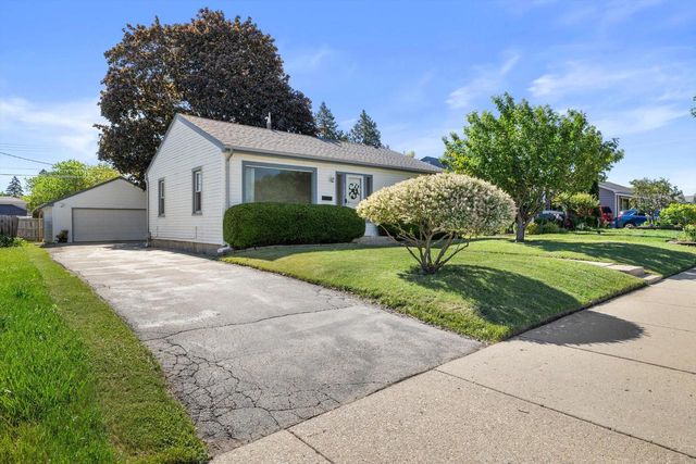 2109 Monroe AVENUE, Racine, WI 53405