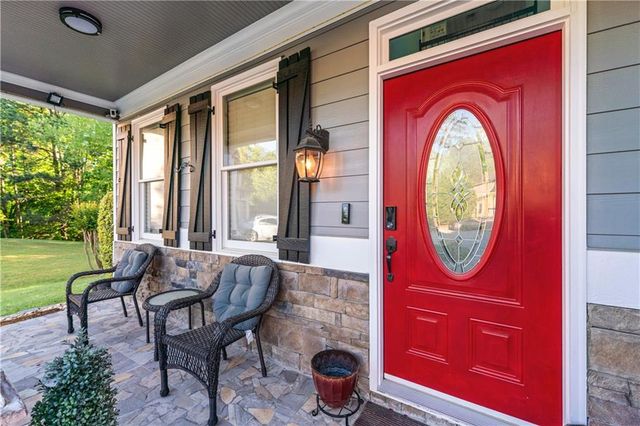 2582 COREY PARK Drive, Loganville, GA 30052