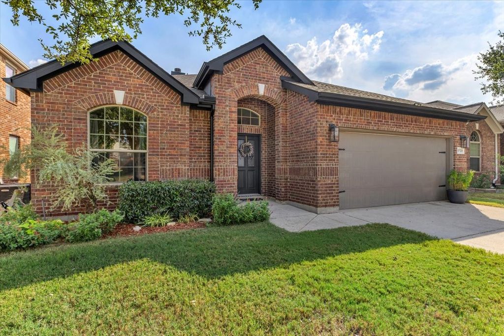 5728 Sapphire Pool Trail, Fort Worth, TX 76244 — photo 2