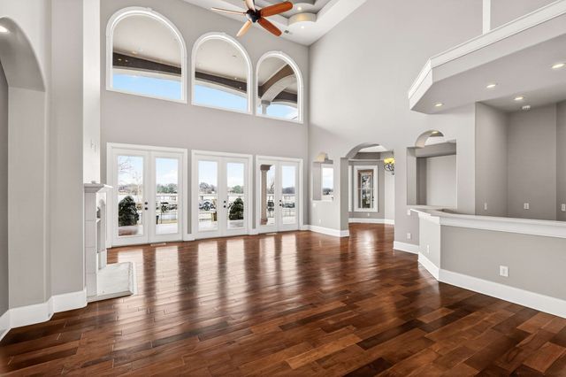 17 Harbor Cove Dr, Old Hickory, TN 37138