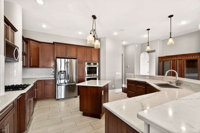 17 Harbor Cove Dr, Old Hickory, TN 37138