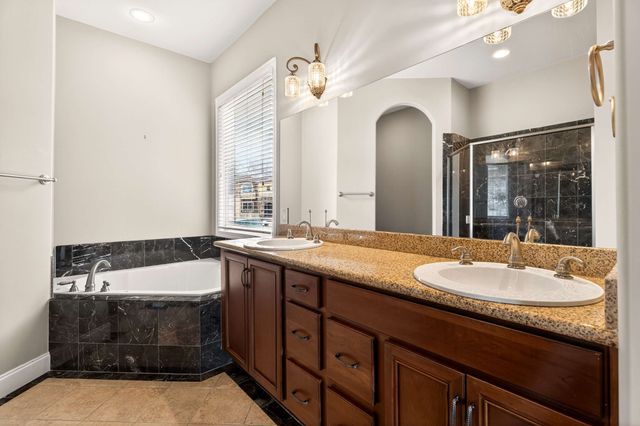 17 Harbor Cove Dr, Old Hickory, TN 37138