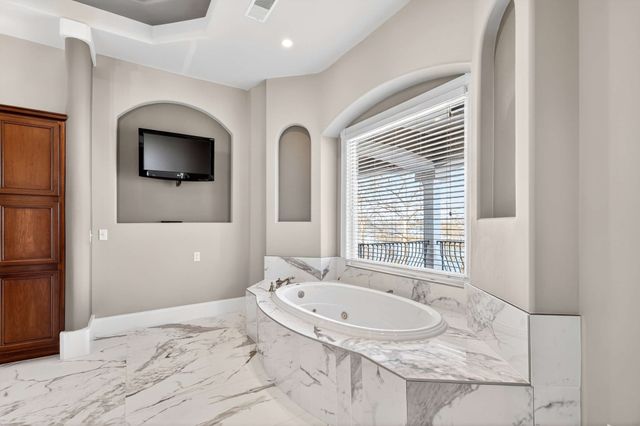 17 Harbor Cove Dr, Old Hickory, TN 37138