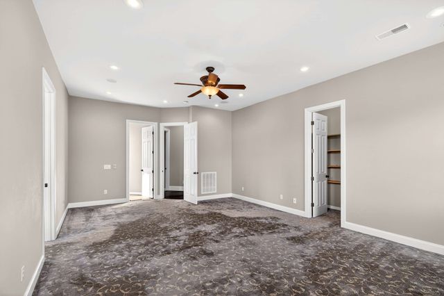 17 Harbor Cove Dr, Old Hickory, TN 37138