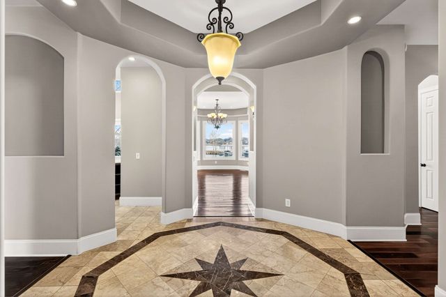 17 Harbor Cove Dr, Old Hickory, TN 37138