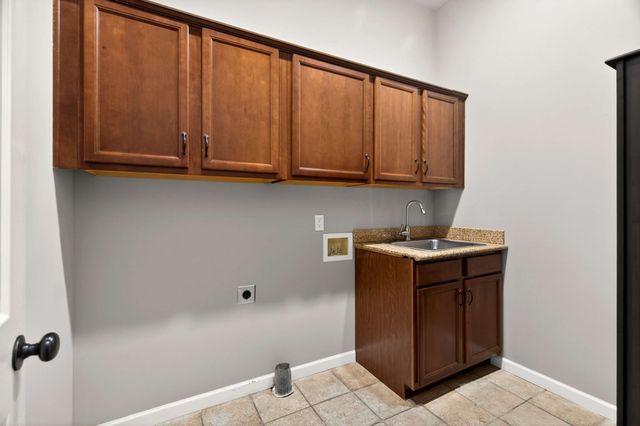 17 Harbor Cove Dr, Old Hickory, TN 37138