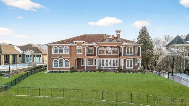 17 Harbor Cove Dr, Old Hickory, TN 37138