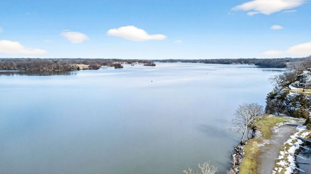 17 Harbor Cove Dr, Old Hickory, TN 37138