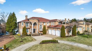 17 Harbor Cove Dr, Old Hickory, TN 37138