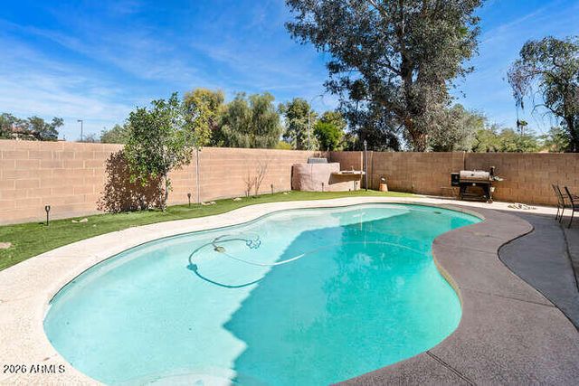 4820 W SHANNON Court, Chandler, AZ 85226