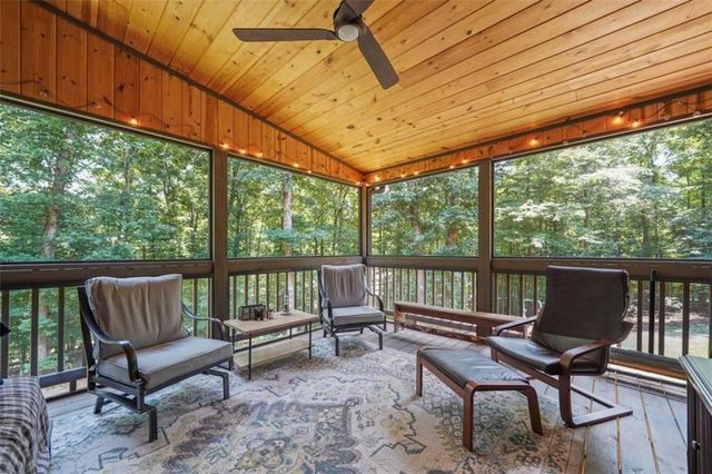 88 Old Vineyard Way, Cleveland, GA 30528