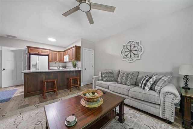 88 Old Vineyard Way, Cleveland, GA 30528