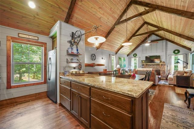 88 Old Vineyard Way, Cleveland, GA 30528