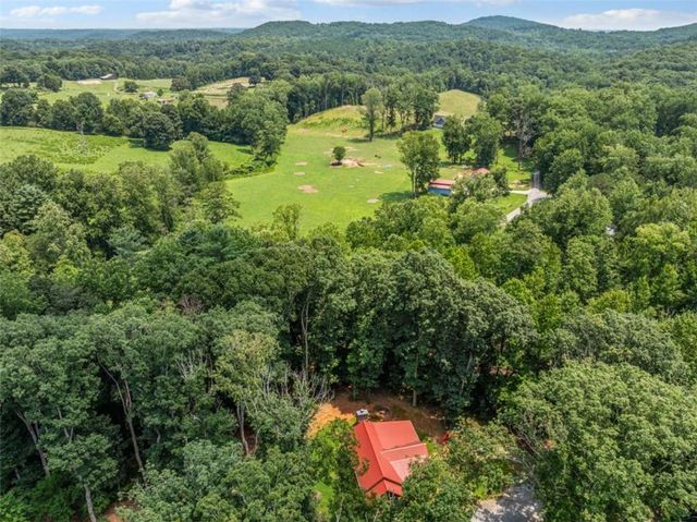 88 Old Vineyard Way, Cleveland, GA 30528
