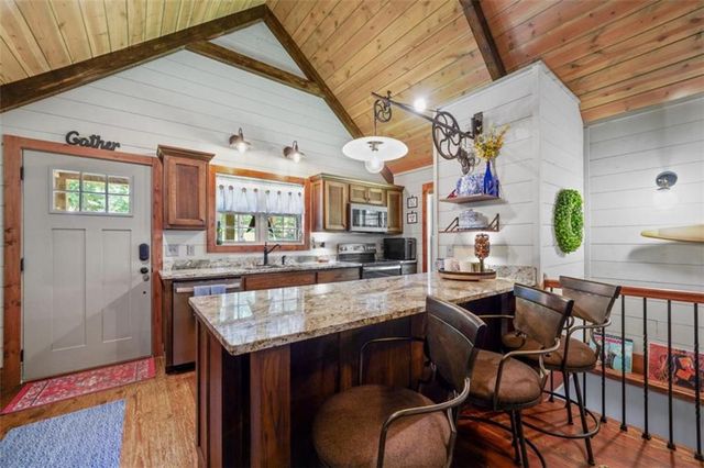 88 Old Vineyard Way, Cleveland, GA 30528