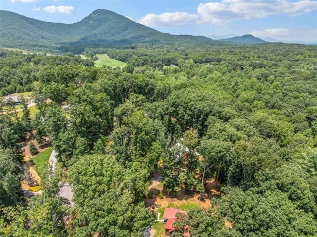 88 Old Vineyard Way, Cleveland, GA 30528