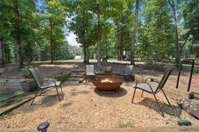 88 Old Vineyard Way, Cleveland, GA 30528