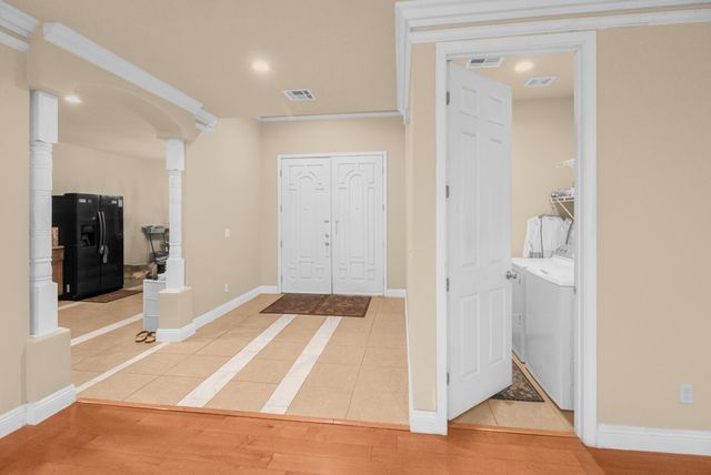 1066 W Forest Avenue, Porterville, CA 93257