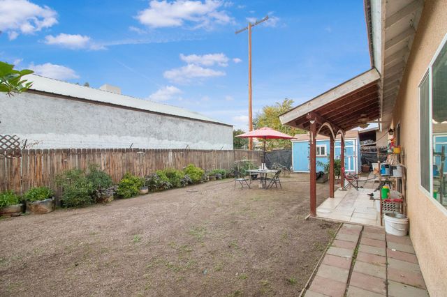 1066 W Forest Avenue, Porterville, CA 93257