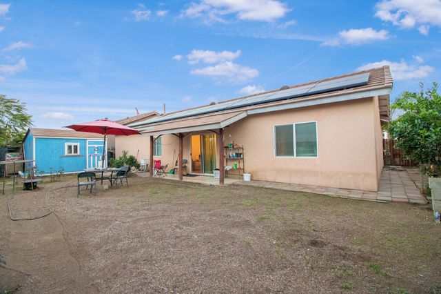 1066 W Forest Avenue, Porterville, CA 93257