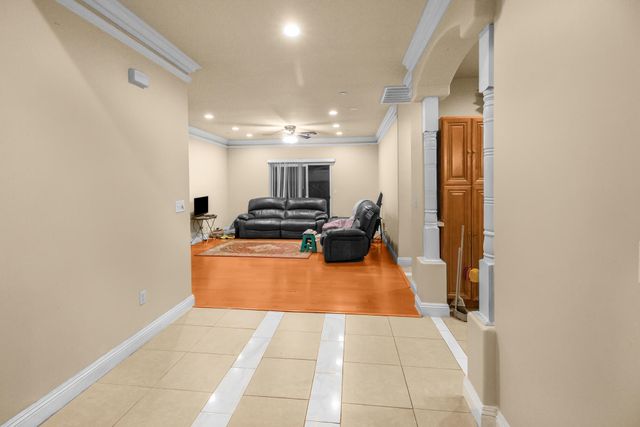 1066 W Forest Avenue, Porterville, CA 93257