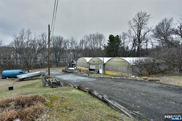 182 Airmont Avenue, Mahwah, NJ 07430