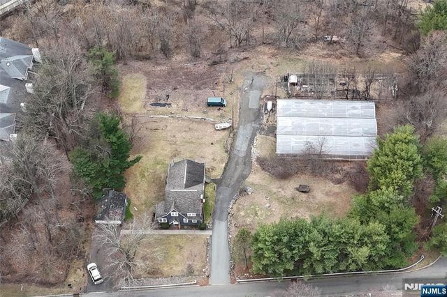 182 Airmont Avenue, Mahwah, NJ 07430