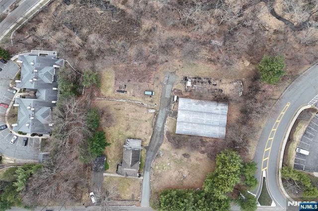 182 Airmont Avenue, Mahwah, NJ 07430