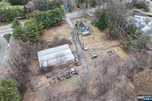 182 Airmont Avenue, Mahwah, NJ 07430