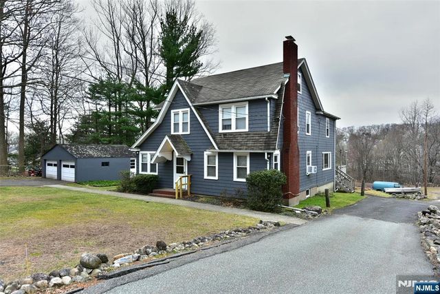 182 Airmont Avenue, Mahwah, NJ 07430