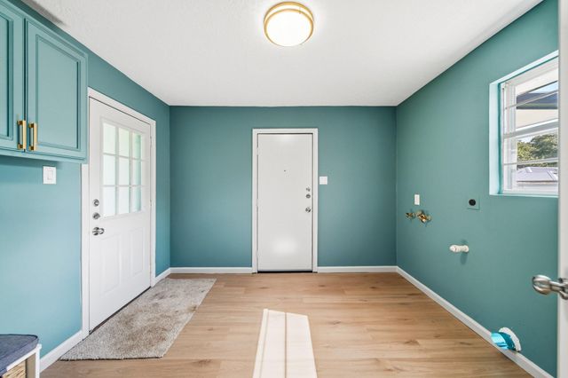 9 Robin Drive, Alvin, TX 77511