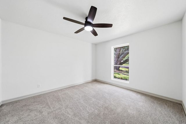 9 Robin Drive, Alvin, TX 77511