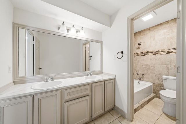 9 Robin Drive, Alvin, TX 77511