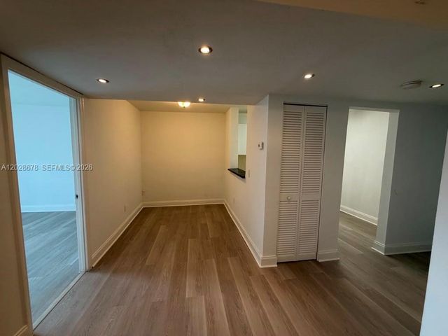 492 NW 165th St Road C211, Miami, FL 33169